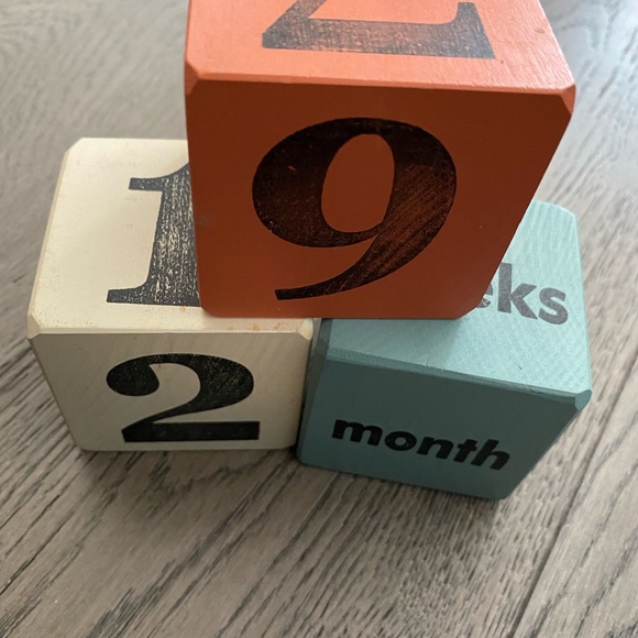 Baby milestone wooden blocks - Picture 3 of 3